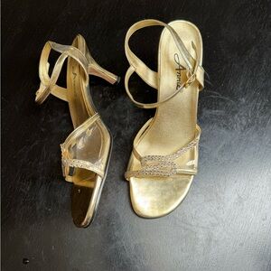 vintage kitten heels